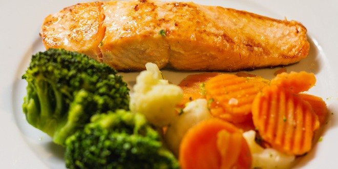 Grilled Salmon With vegetables reverse diabetes - portion control